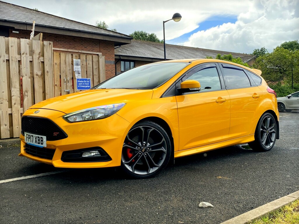Ford Focus St-2 2.0 Ecoboost - Tangerine Scream - 58 800 Mile Yellow