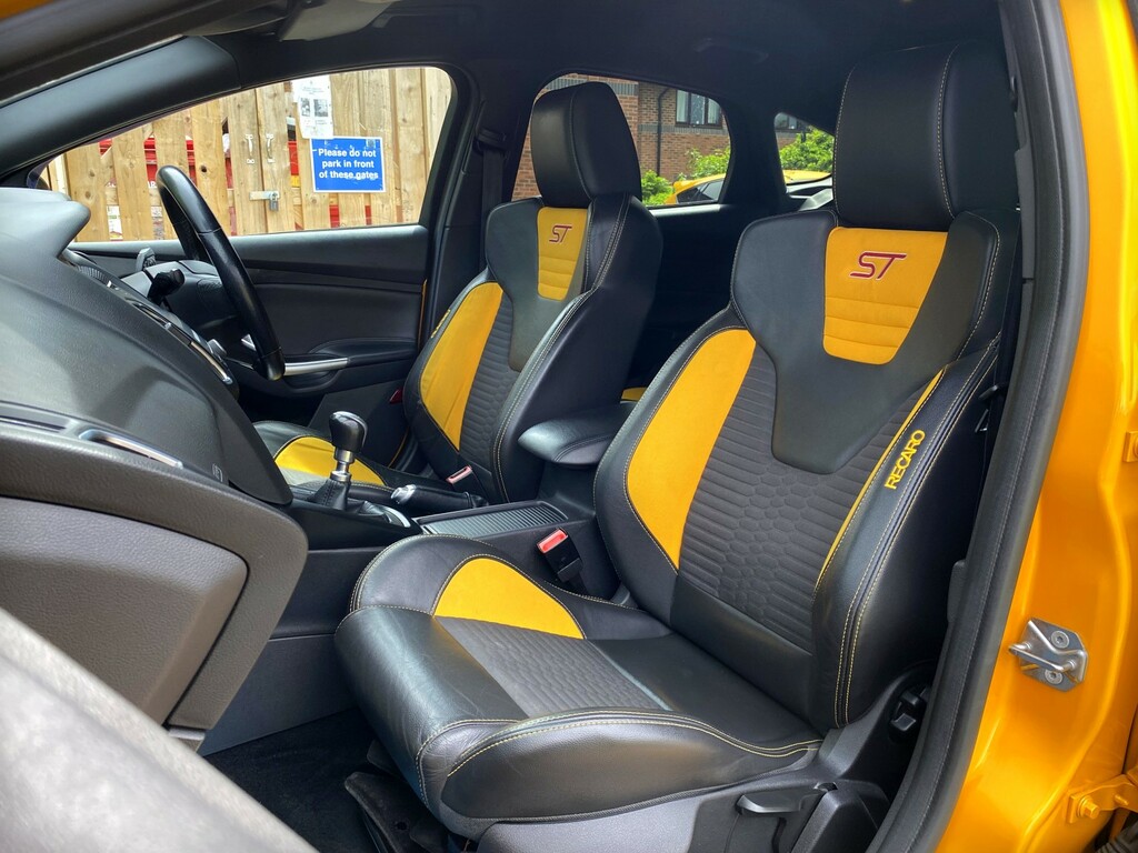 Ford Focus St-2 2.0 Ecoboost - Tangerine Scream - 58 800 Mile FP17XBB Yellow #3