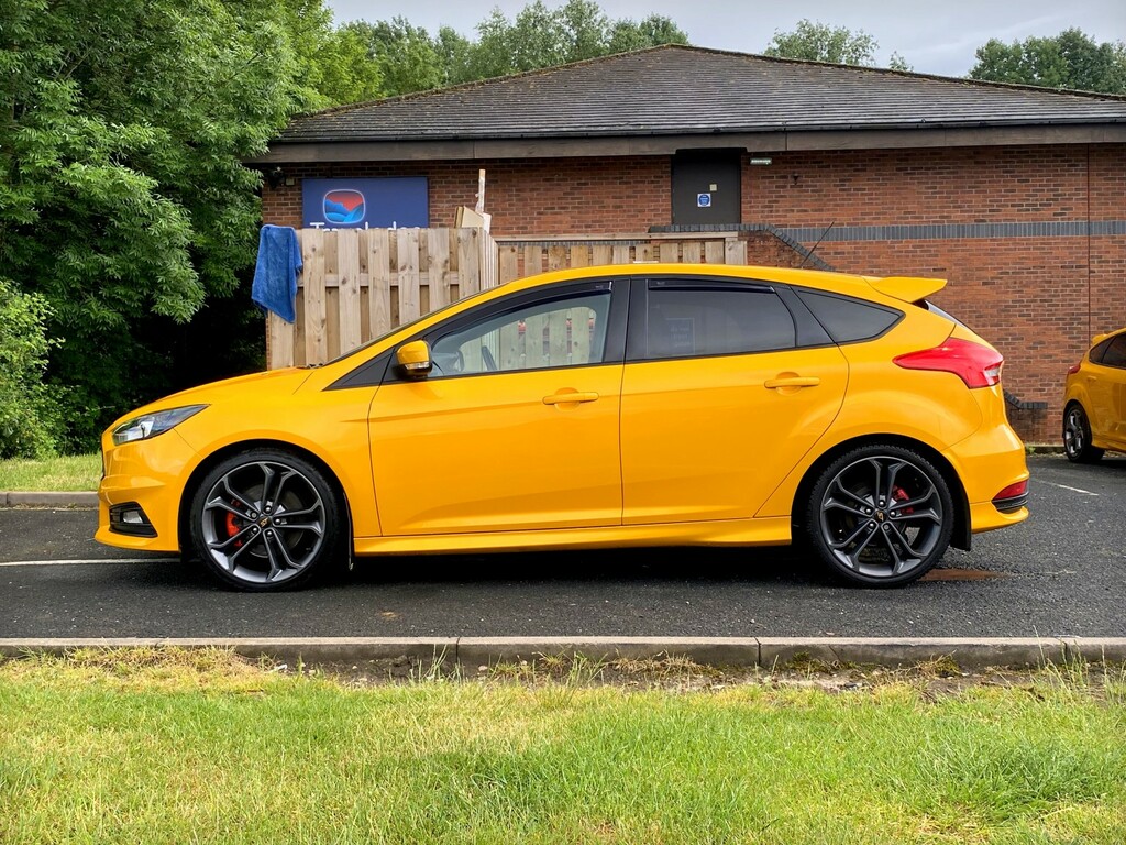 Ford Focus St-2 2.0 Ecoboost - Tangerine Scream - 58 800 Mile FP17XBB Yellow #5
