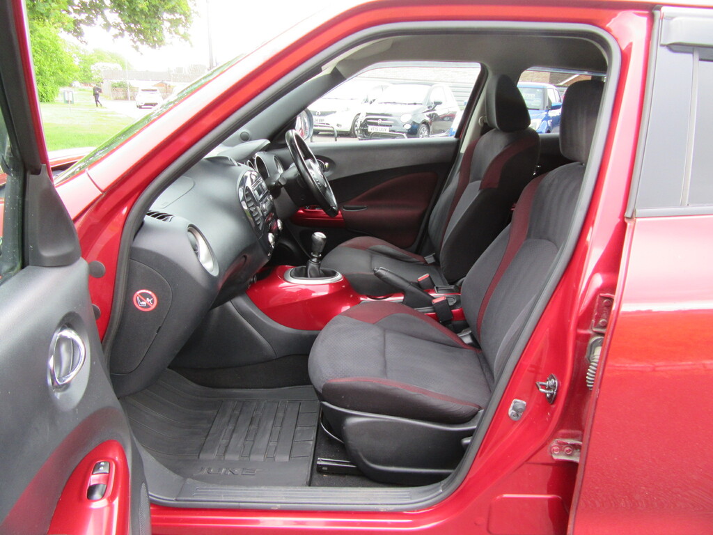 Nissan Juke 1.6 Acenta Premium Black #19