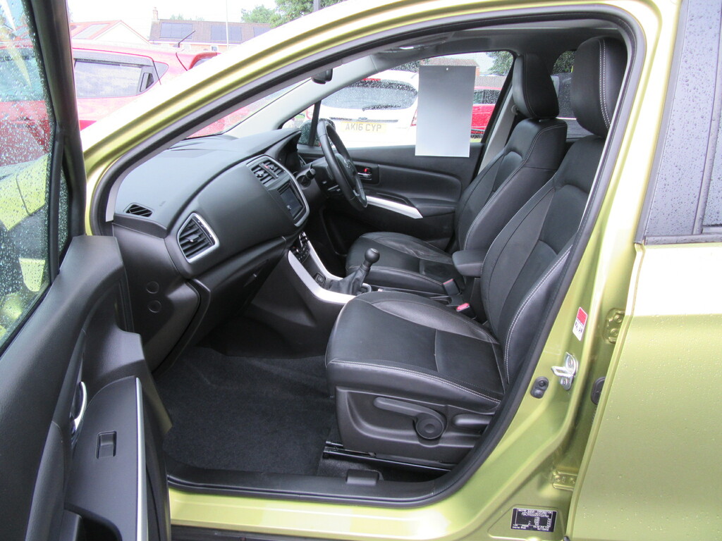 Suzuki SX4 S Cross 1.6 Sz3 White #21