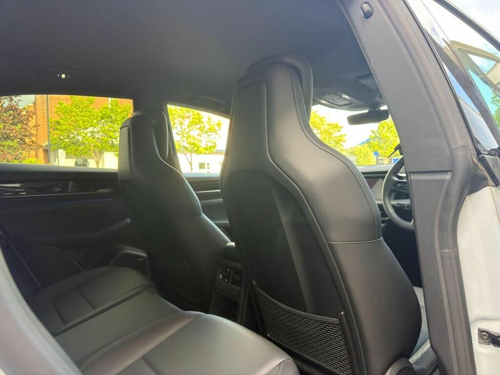 Porsche Macan 4 2024 Black #18