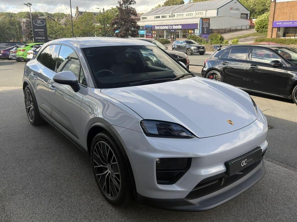 Porsche Macan 4 2024 Black #8