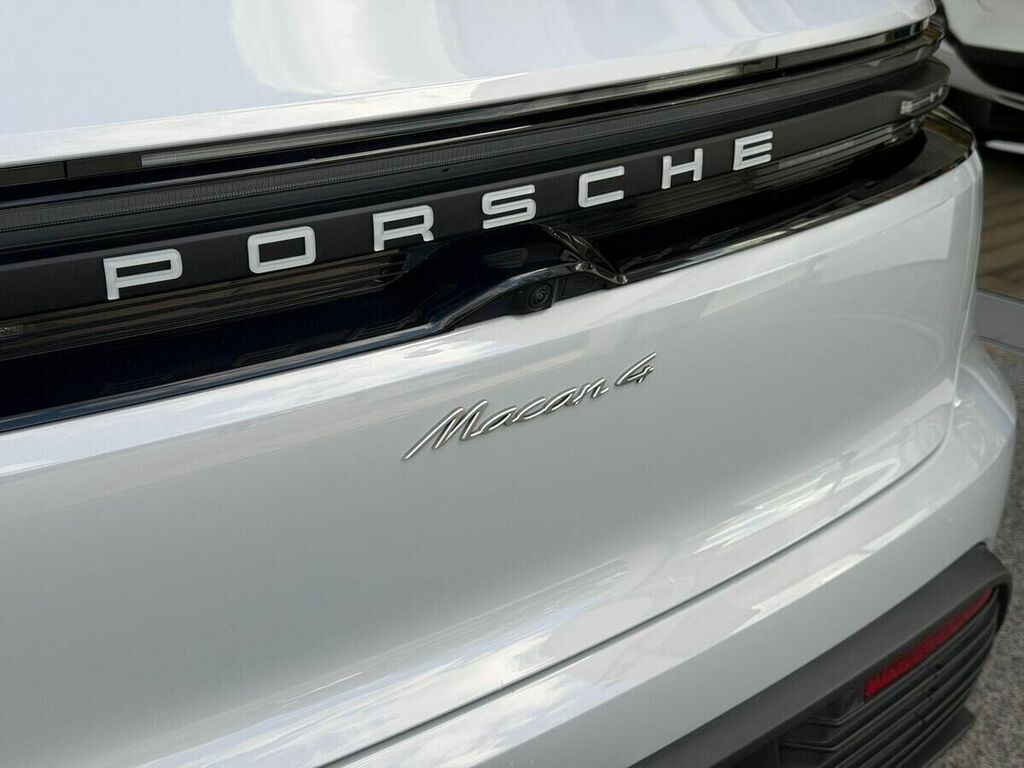 Porsche Macan 4 2024 Black #65