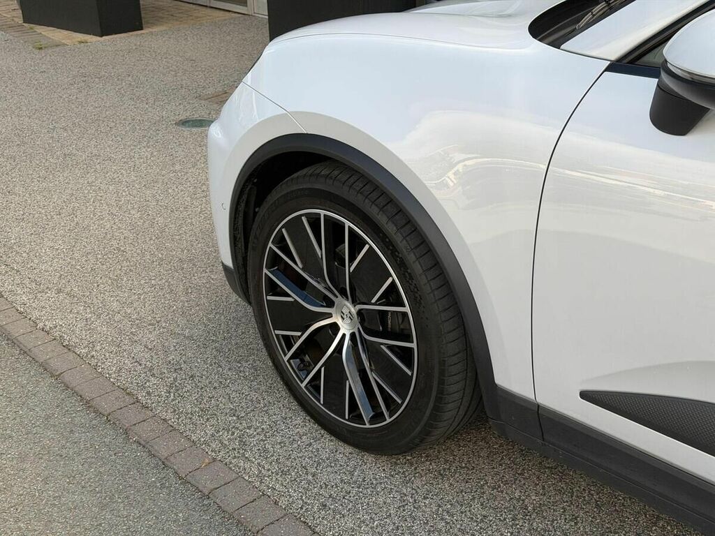 Porsche Macan 4 2024 Black #68
