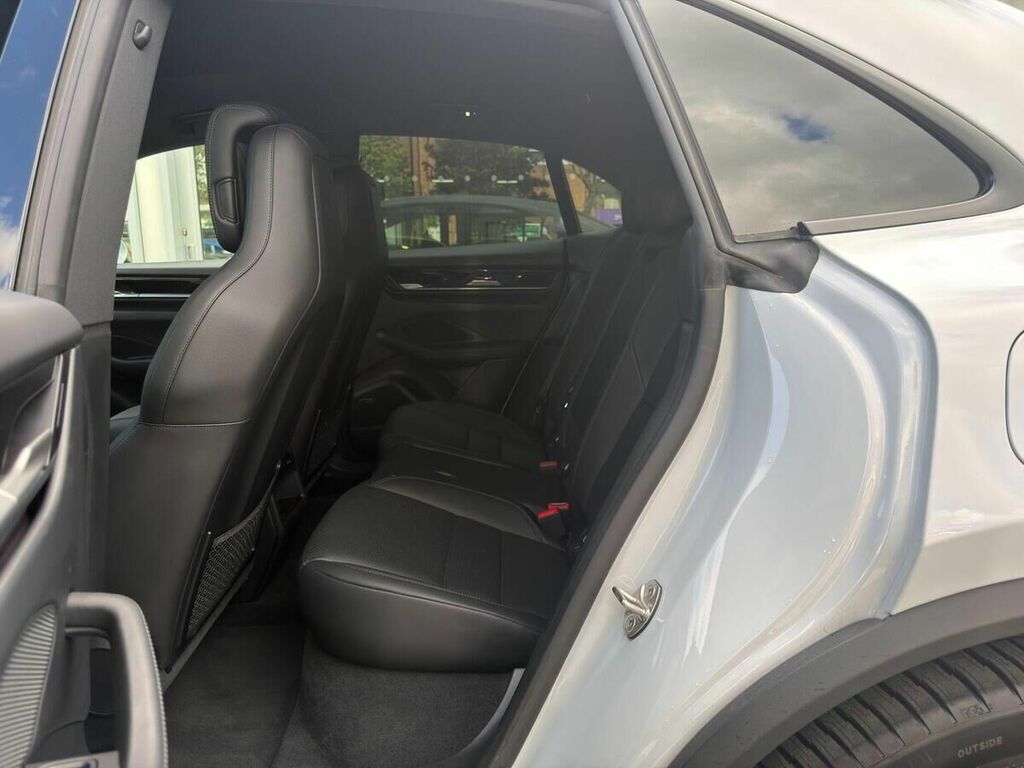 Porsche Macan 4 2024 Black #20