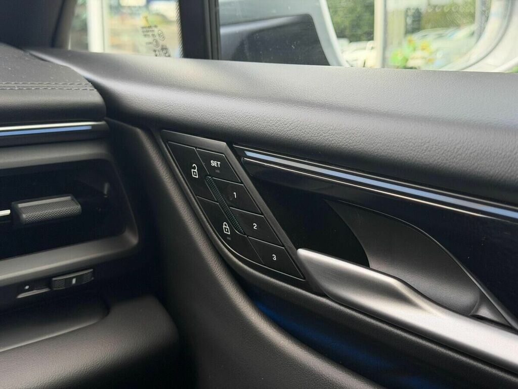 Porsche Macan 4 2024 Black #51