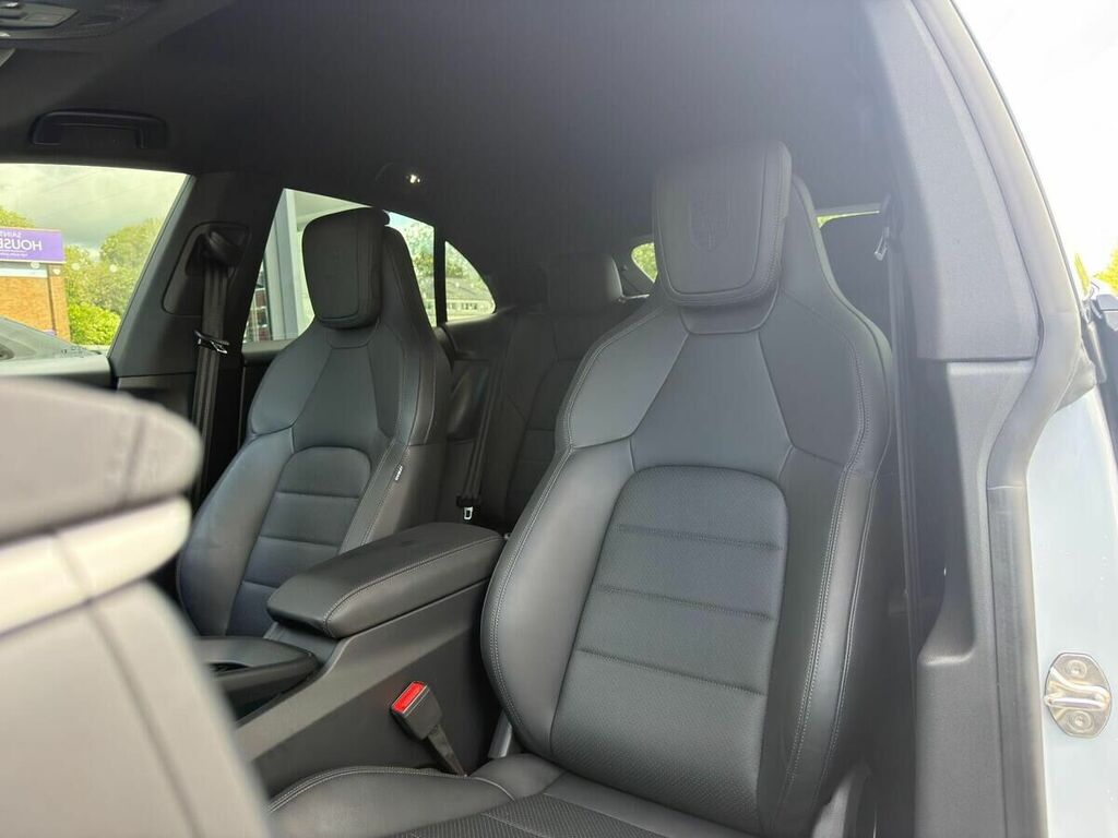 Porsche Macan 4 2024 Black #15