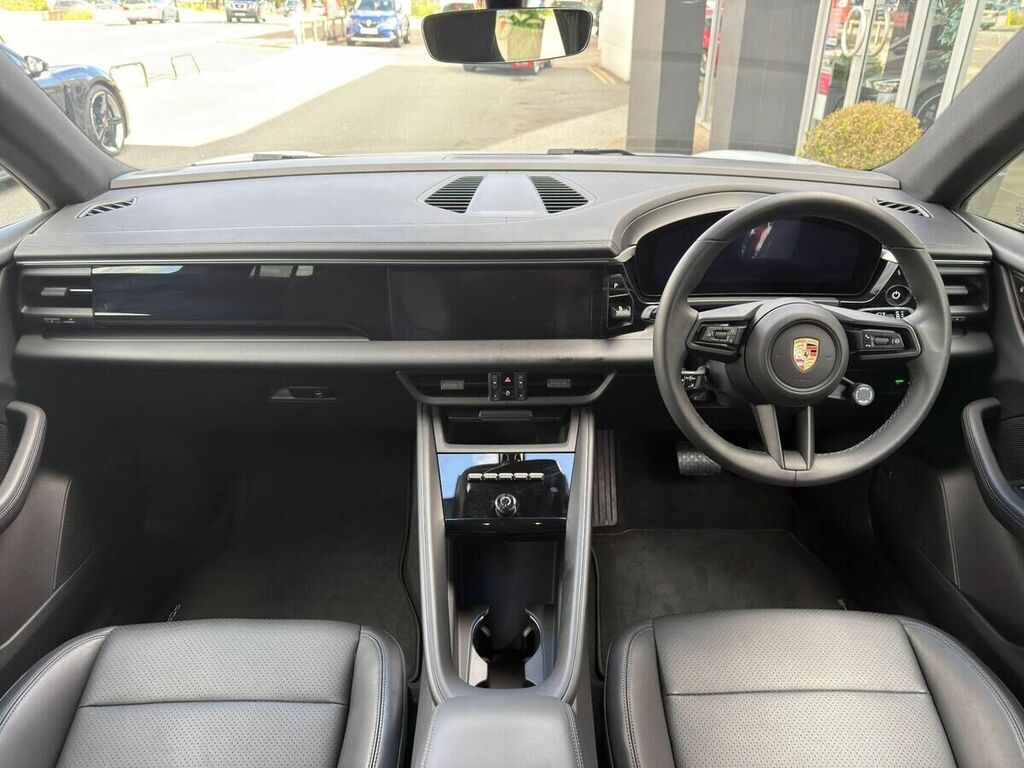 Porsche Macan 4 2024 Black #9