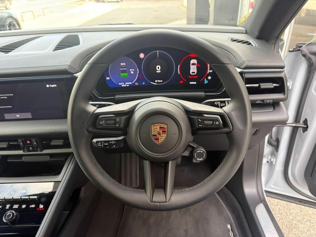 Porsche Macan 4 2024 Black #27