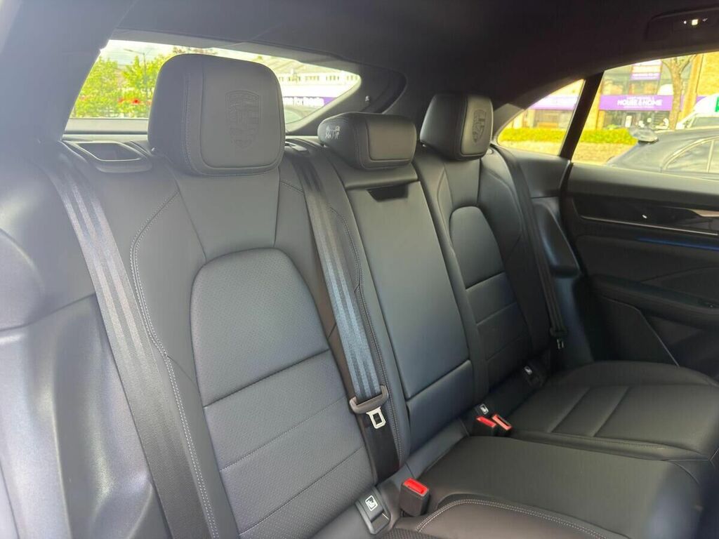 Porsche Macan 4 2024 Black #16