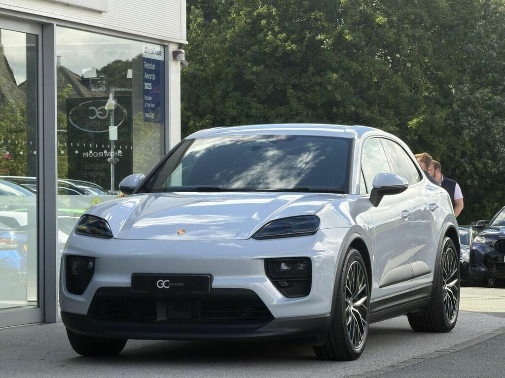 Porsche Macan 100Kwh 4 Suv 4Wd 408 Ps Grey