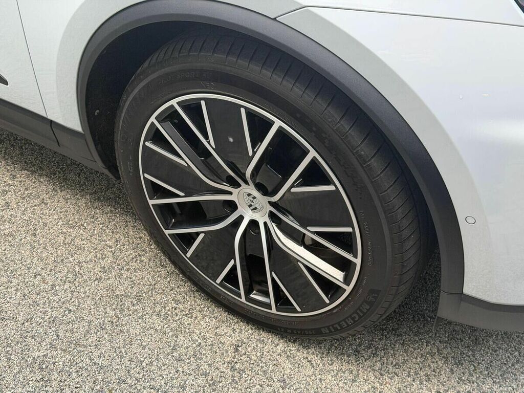 Porsche Macan 4 2024 Black #74
