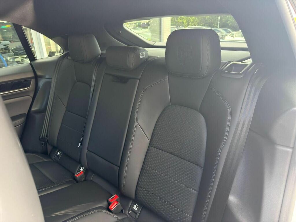 Porsche Macan 4 2024 Black #21