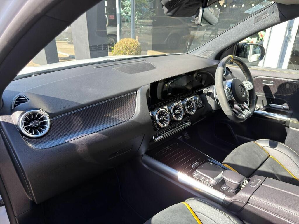 Mercedes-Benz GLA Class Gla 180 Amg Line Premium  #10