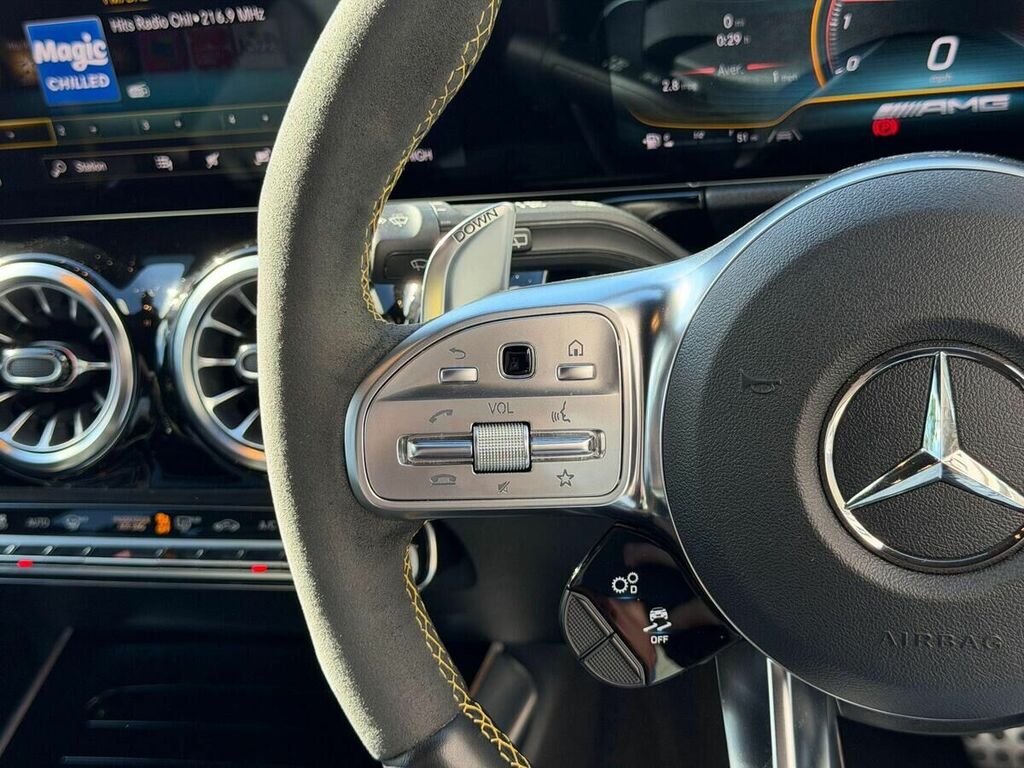 Mercedes-Benz GLA Class Gla 180 Amg Line Premium  #23