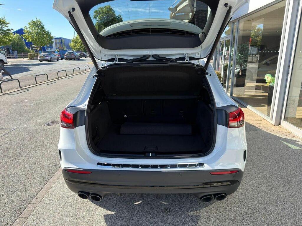 Mercedes-Benz GLA Class Gla 180 Amg Line Premium  #52