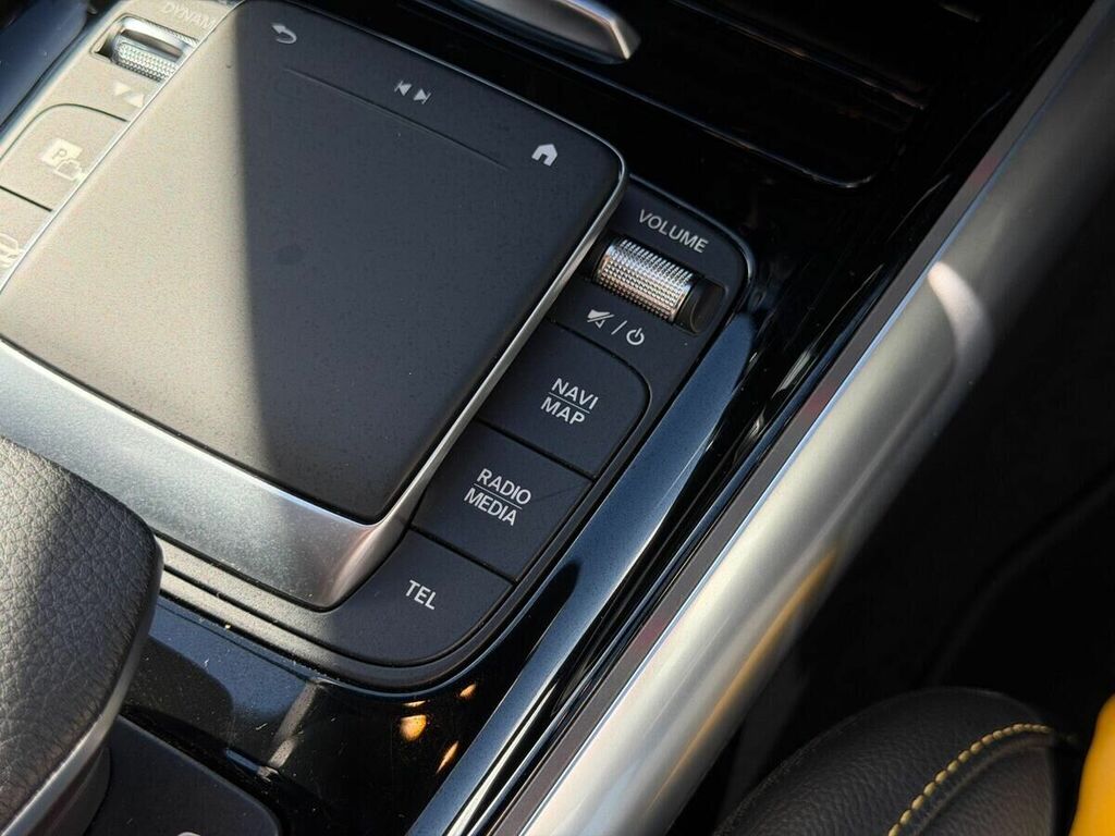 Mercedes-Benz GLA Class Gla 180 Amg Line Premium  #37