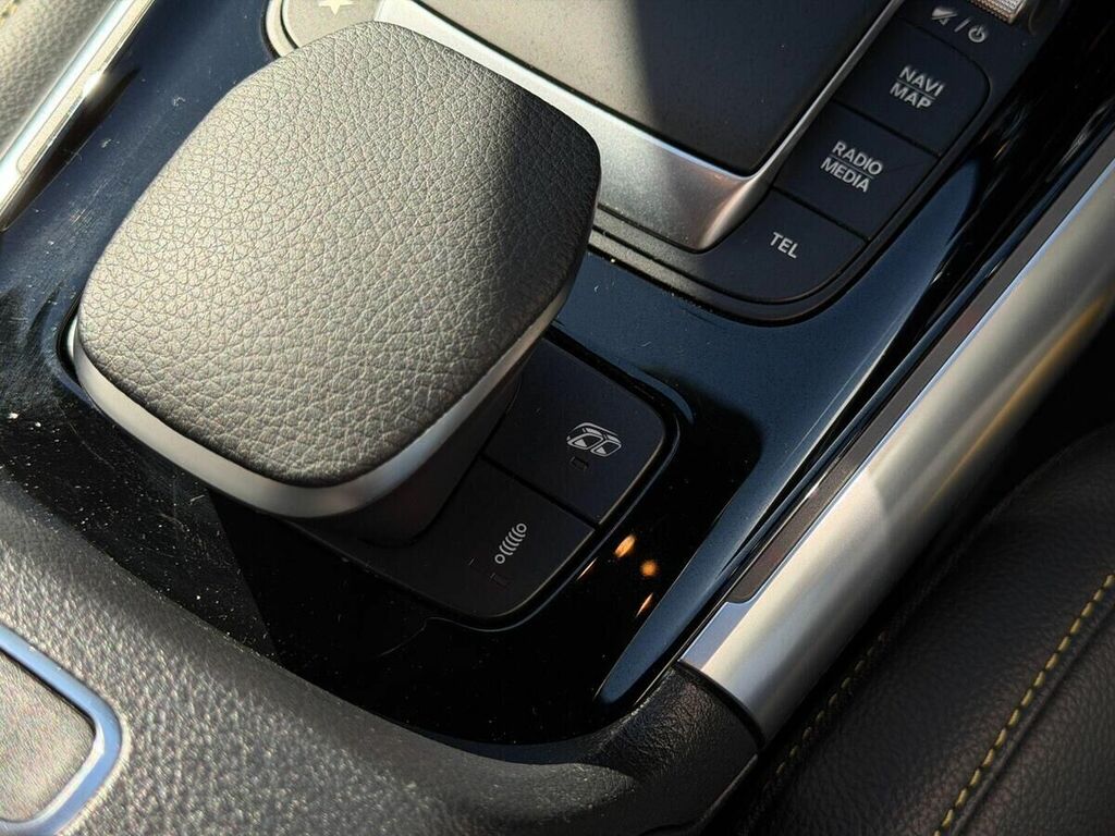 Mercedes-Benz GLA Class Gla 180 Amg Line Premium  #38