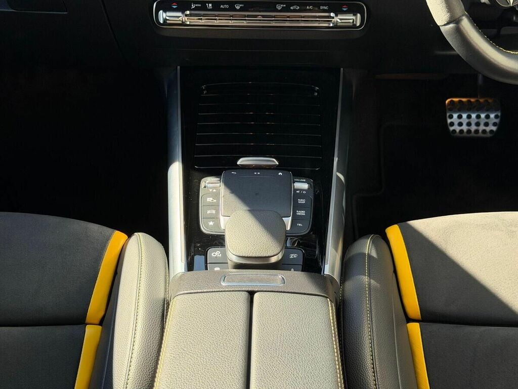 Mercedes-Benz GLA Class Gla 180 Amg Line Premium  #51