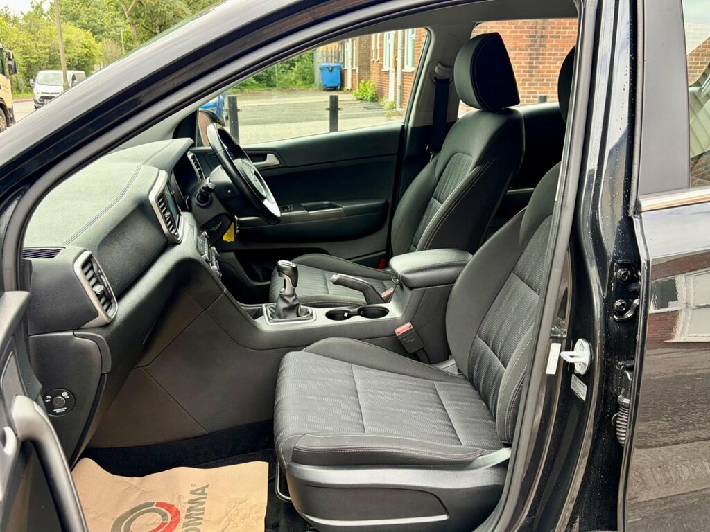 Kia Sportage 1.6 Gdi 1 Euro 6 Ss Black #2