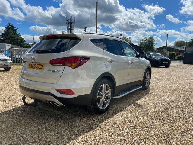 Hyundai Santa Fe 2.2 Crdi Blue Drive Premium Se 4Wd Euro 6 S White #6