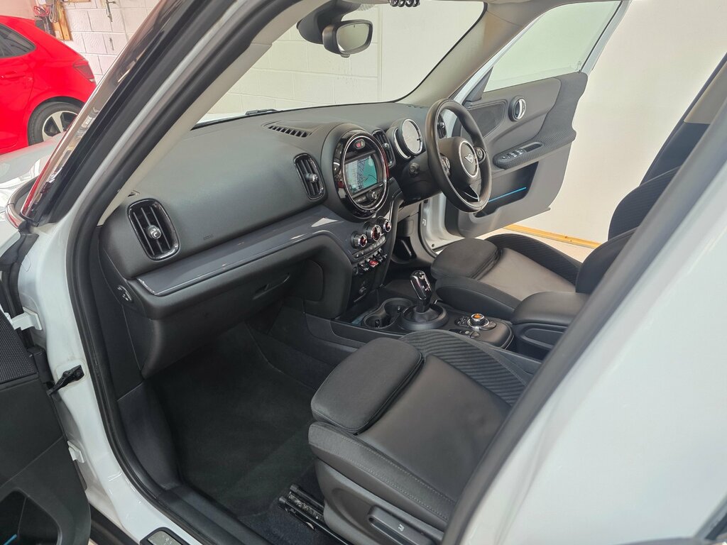 Mini Countryman 1.5 Cooper Suv Steptronic Euro 6 Ss EU68YNV White #4