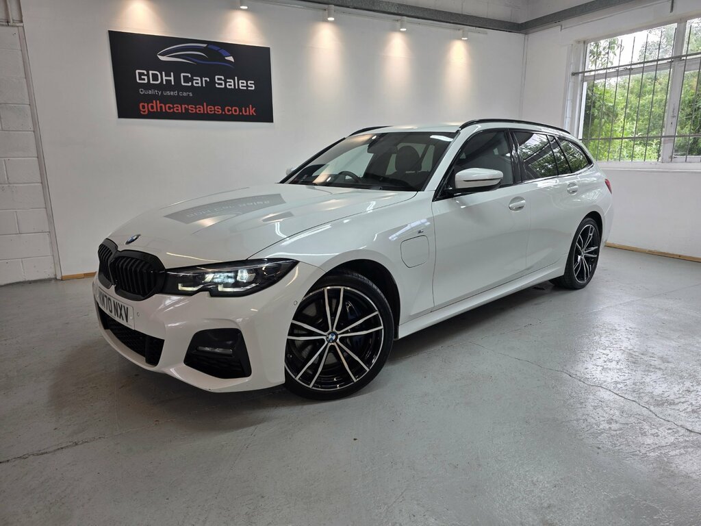 BMW 3 Series 2.0 330E 12Kwh M Sport Touring Plug-in KM70NXV White