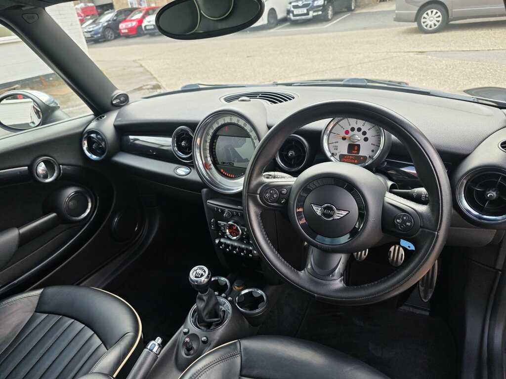Mini Clubman Cooper S White #22