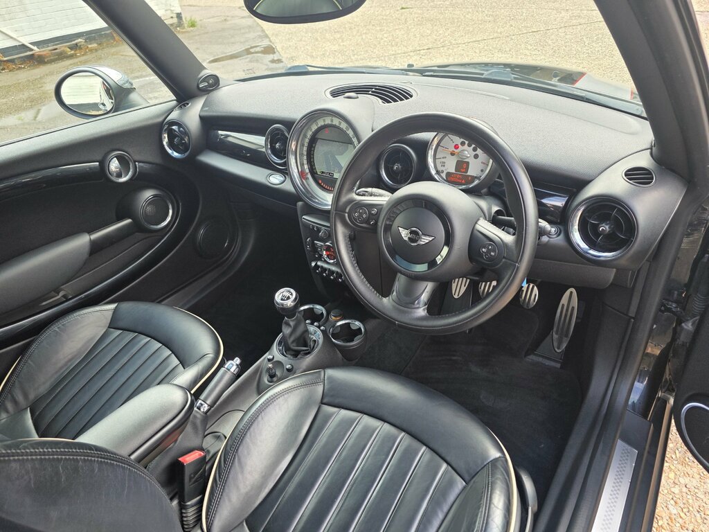 Mini Clubman Cooper S White #21