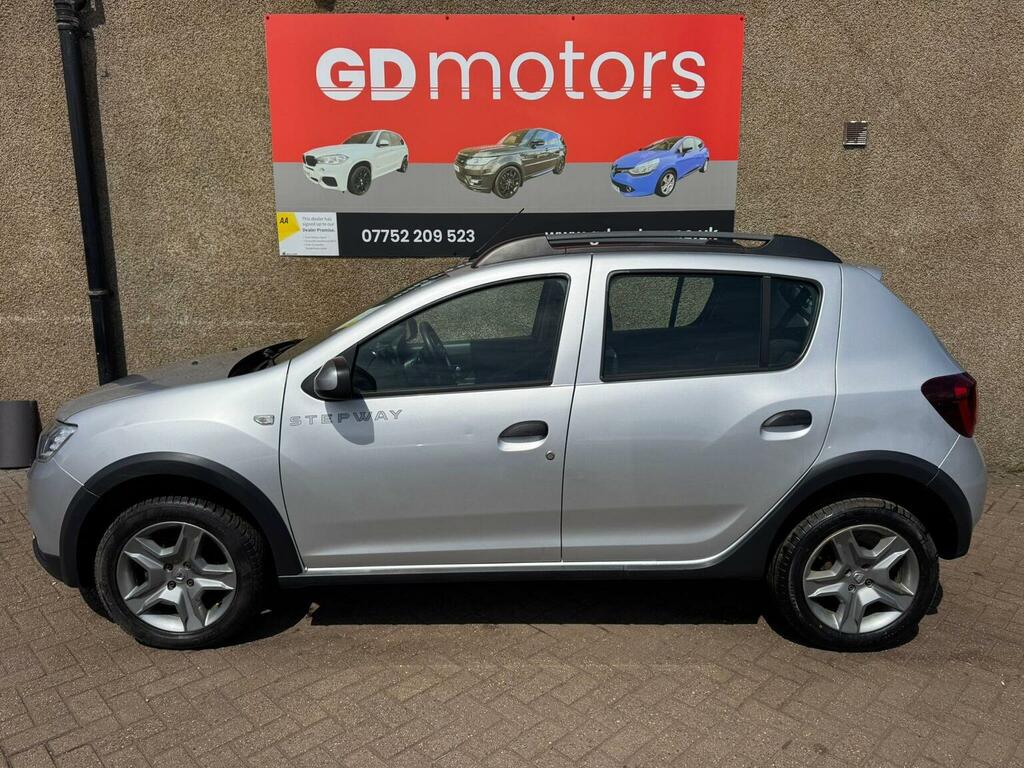 Dacia Sandero Stepway Hatchback 1.5 Dci Laureate Euro 6 Ss 2017 SX17FRK Silver #4