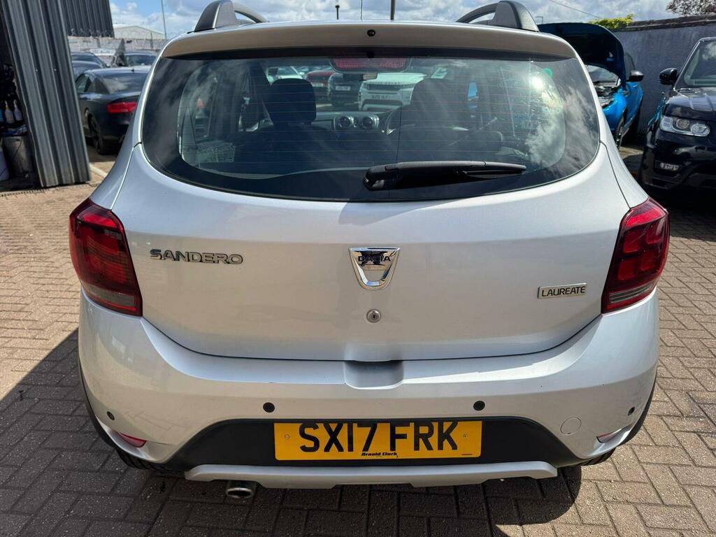 Dacia Sandero Stepway Hatchback 1.5 Dci Laureate Euro 6 Ss 2017 SX17FRK Silver #5