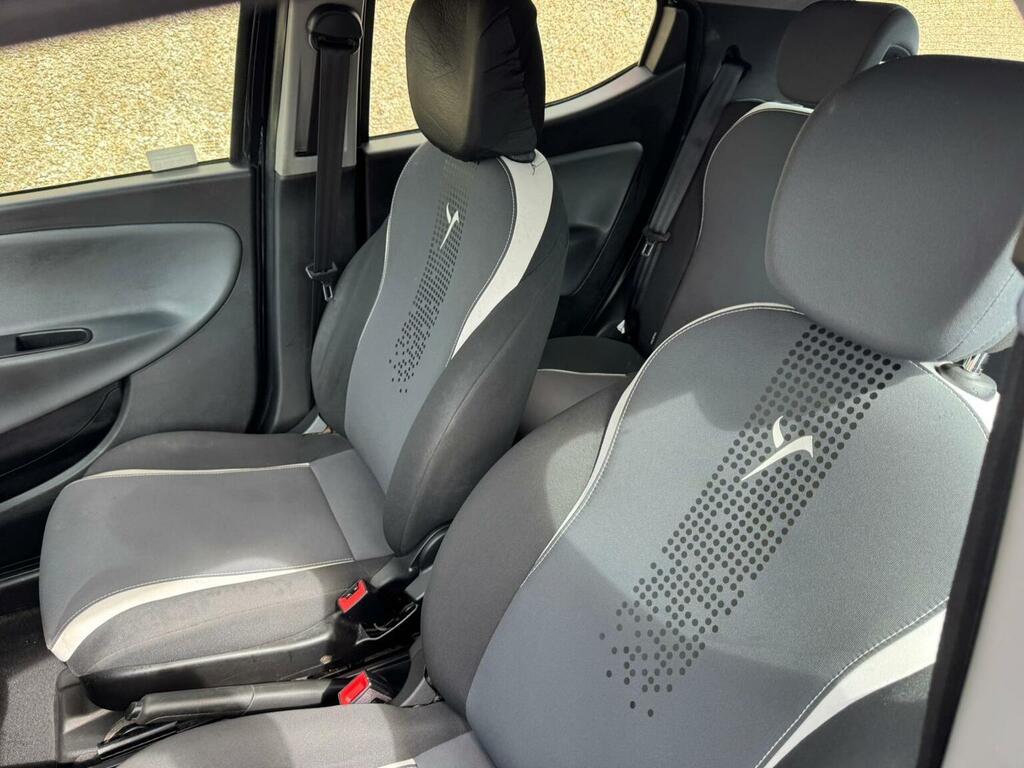 Chrysler Ypsilon Black #34