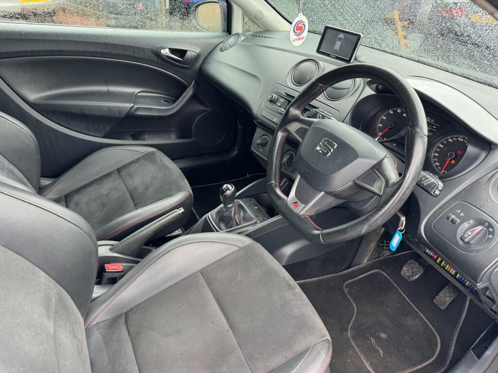 Seat Ibiza 1.4 Tsi Act Fr Black Red #16