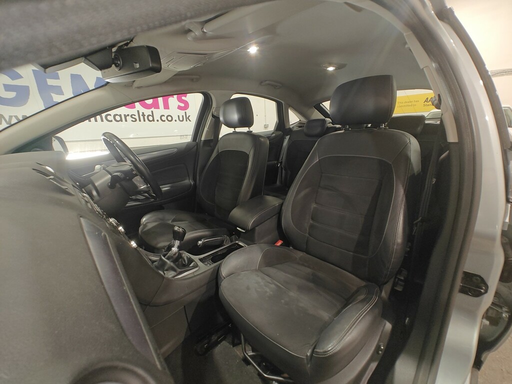 Ford Mondeo 1.6 Edge Tdci Black #21