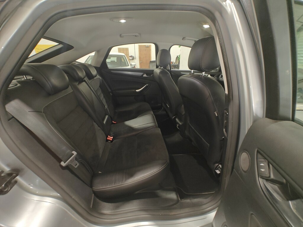 Ford Mondeo 1.6 Edge Tdci Black #30