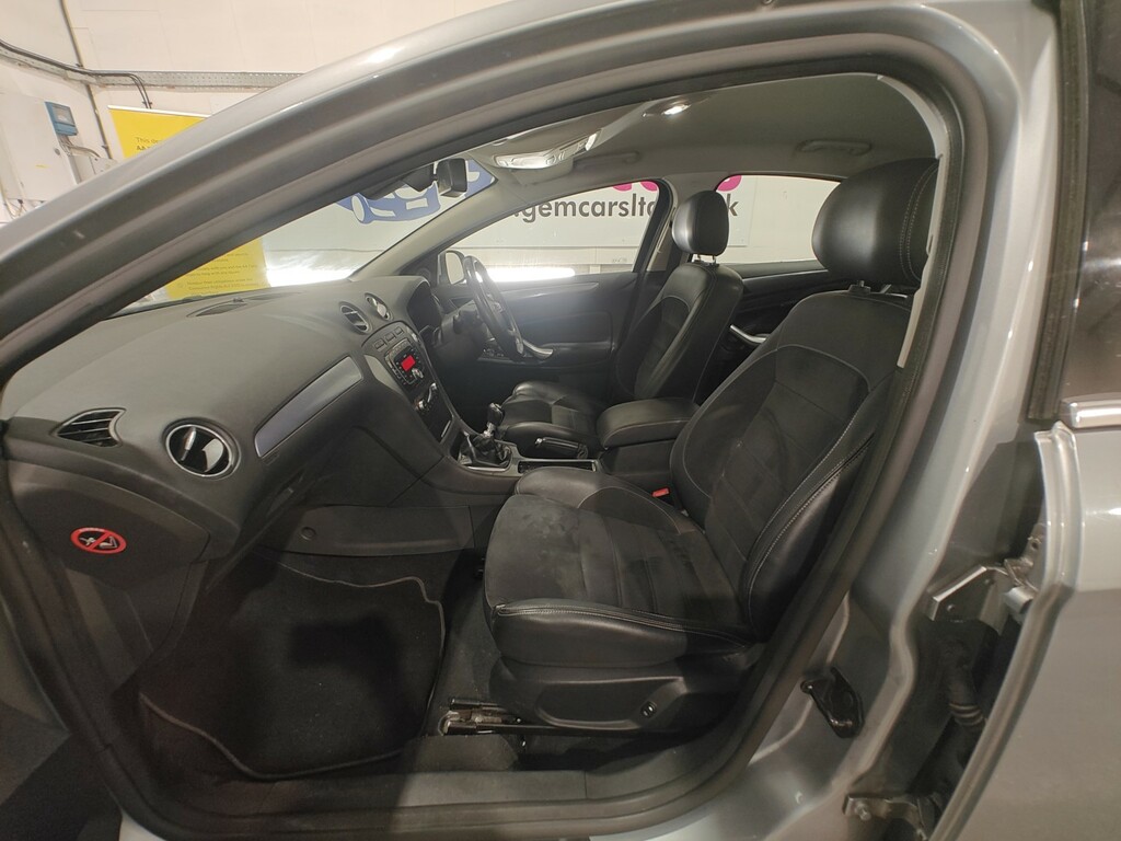 Ford Mondeo 1.6 Edge Tdci Black #24