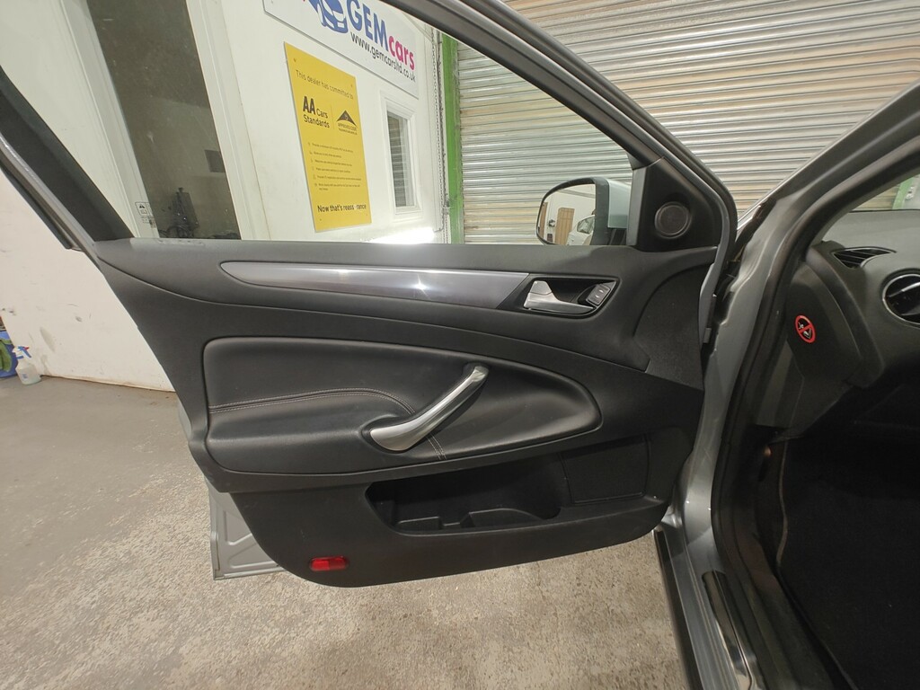 Ford Mondeo 1.6 Edge Tdci Black #25