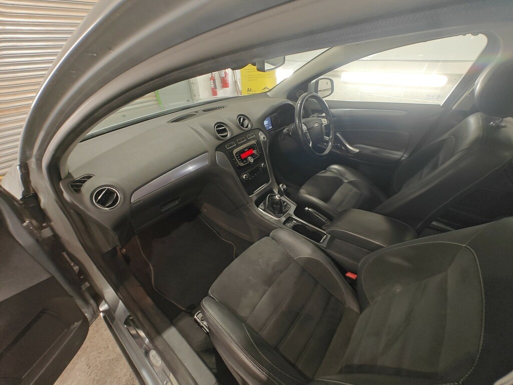 Ford Mondeo 1.6 Edge Tdci Black #22