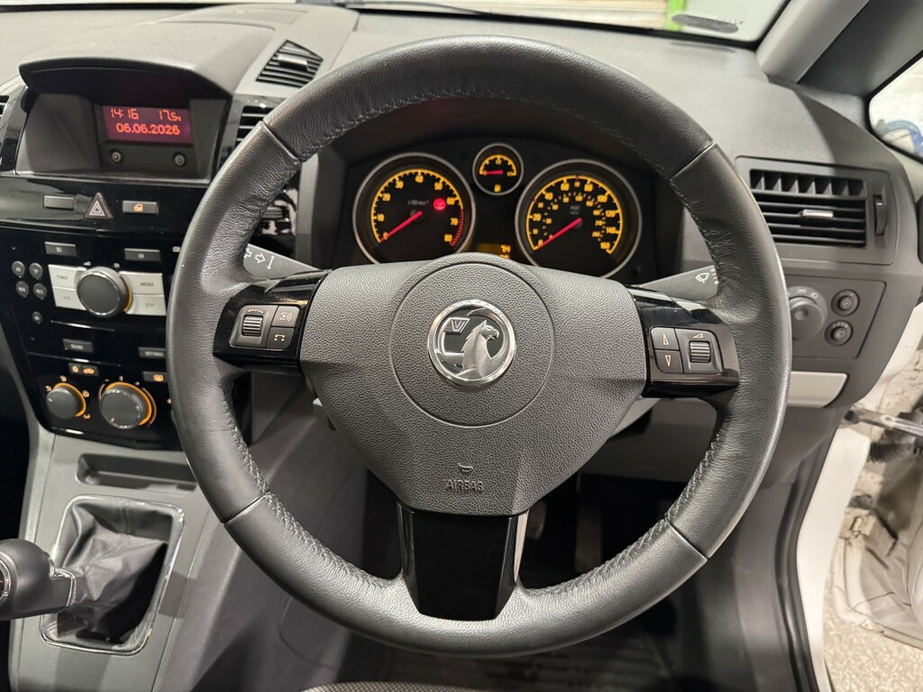 Vauxhall Zafira 1.6 Design Sat Nav Red #15
