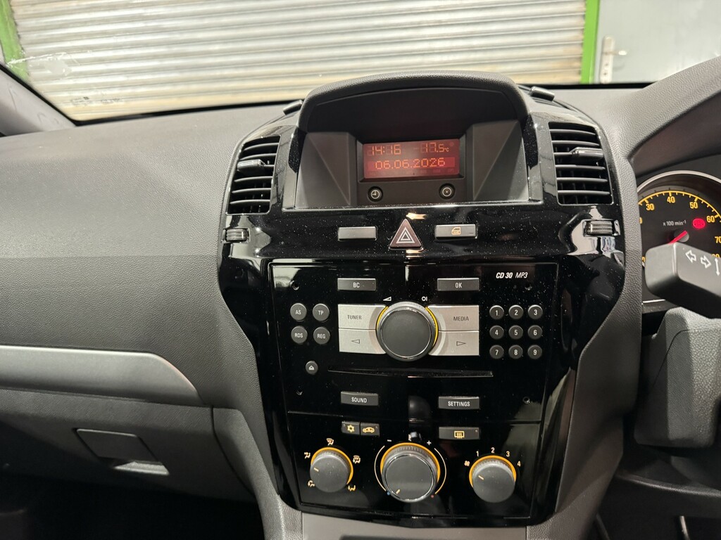 Vauxhall Zafira 1.6 Design Sat Nav Red #48
