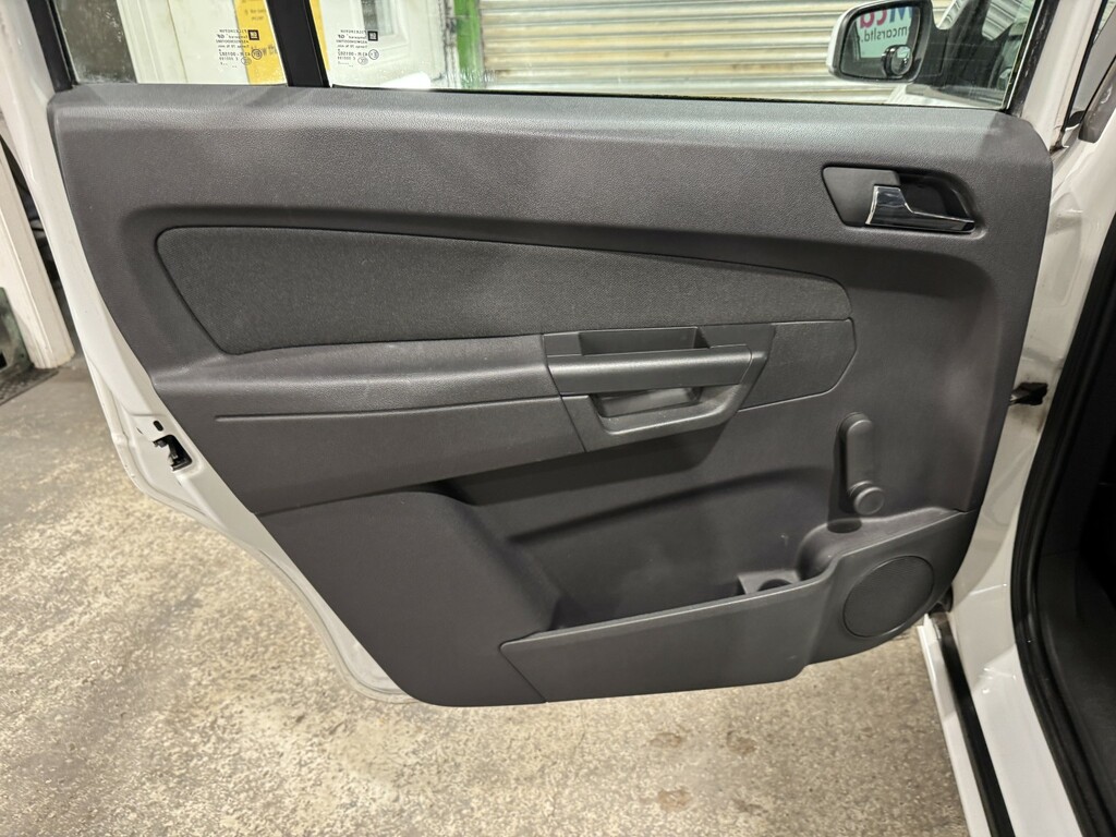 Vauxhall Zafira 1.6 Design Sat Nav Red #55