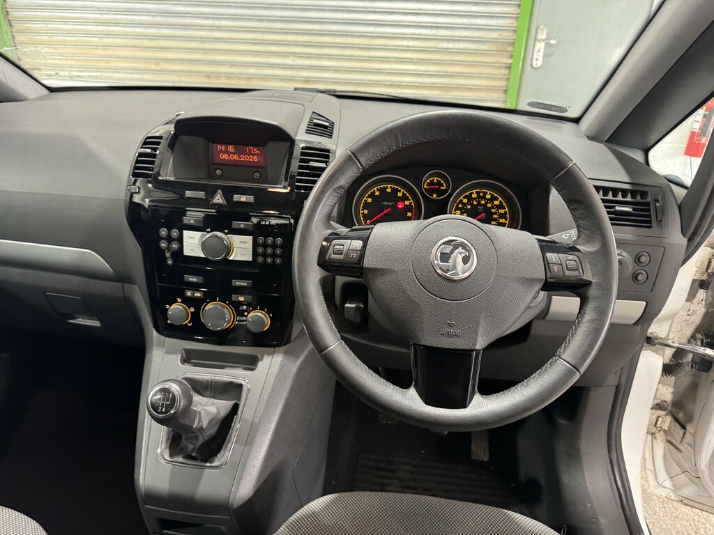 Vauxhall Zafira 1.6 Design Sat Nav Red #14