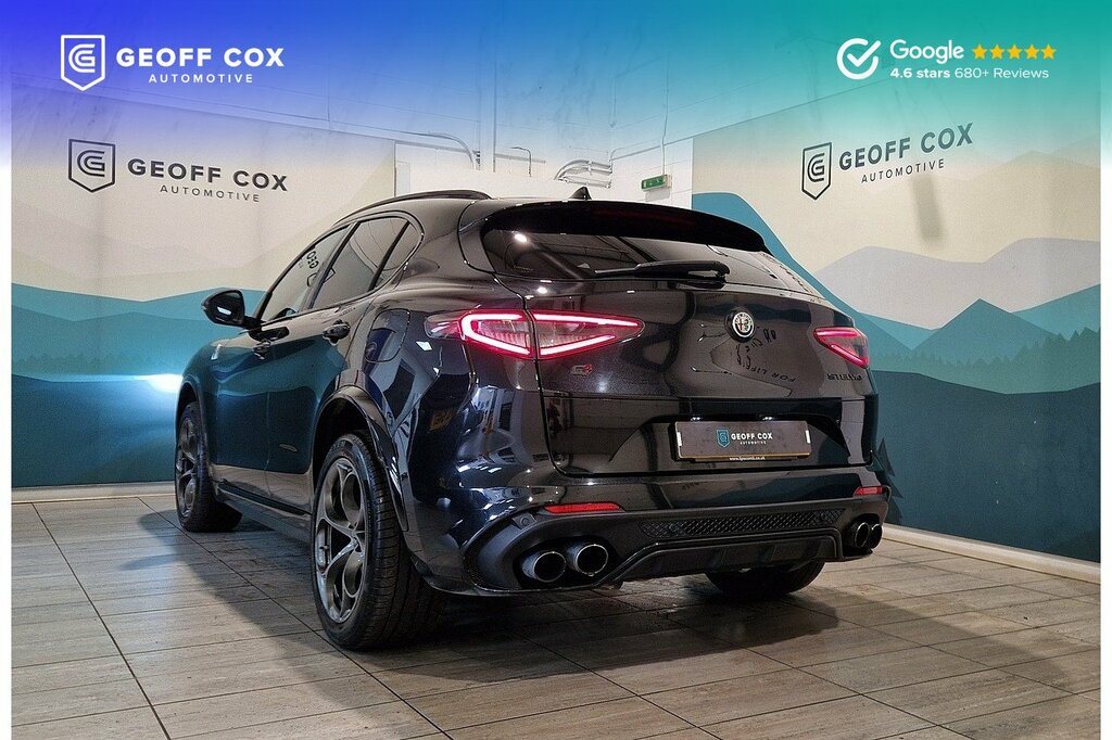 Alfa Romeo Stelvio V6 Bi-turbo Quadrifoglio Black