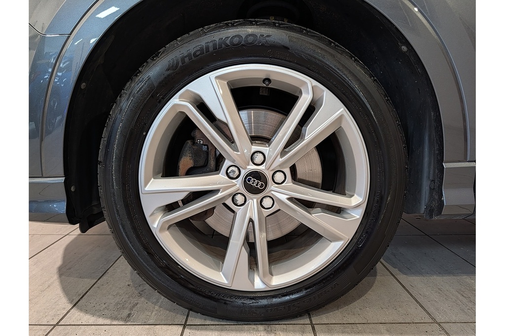 Audi Q3 Tfsi E S Line YV23XGT Grey #3