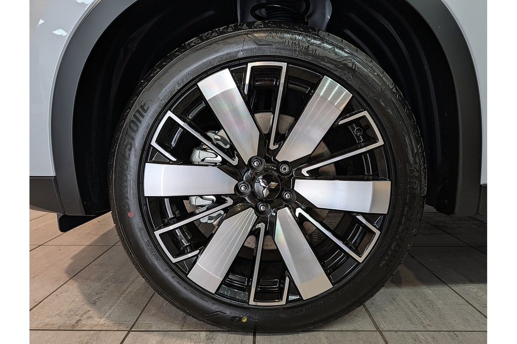 Mitsubishi Outlander Nativa White #3