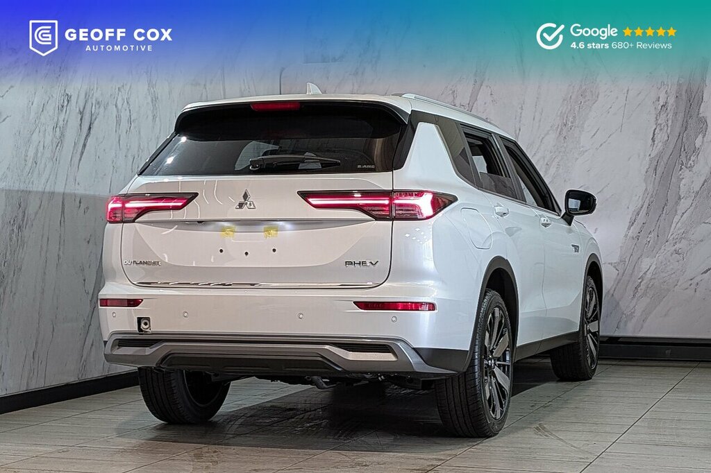 Mitsubishi Outlander Nativa White #2