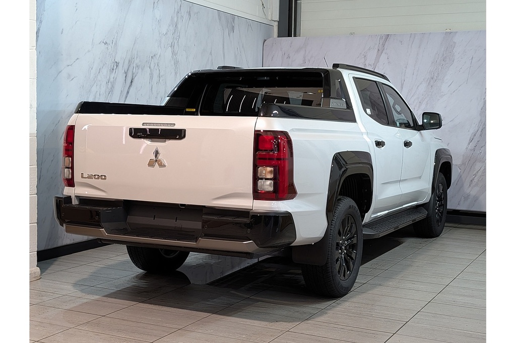 Mitsubishi L200 Pickup Black #22