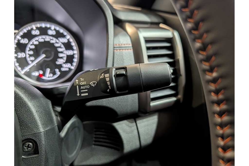 Mitsubishi L200 Pickup Black #38