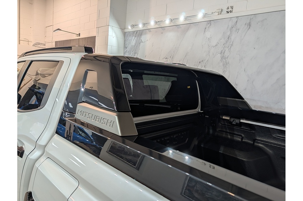 Mitsubishi L200 Pickup Black #23